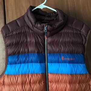 Like new Men’s Cotopaxi Vest XL